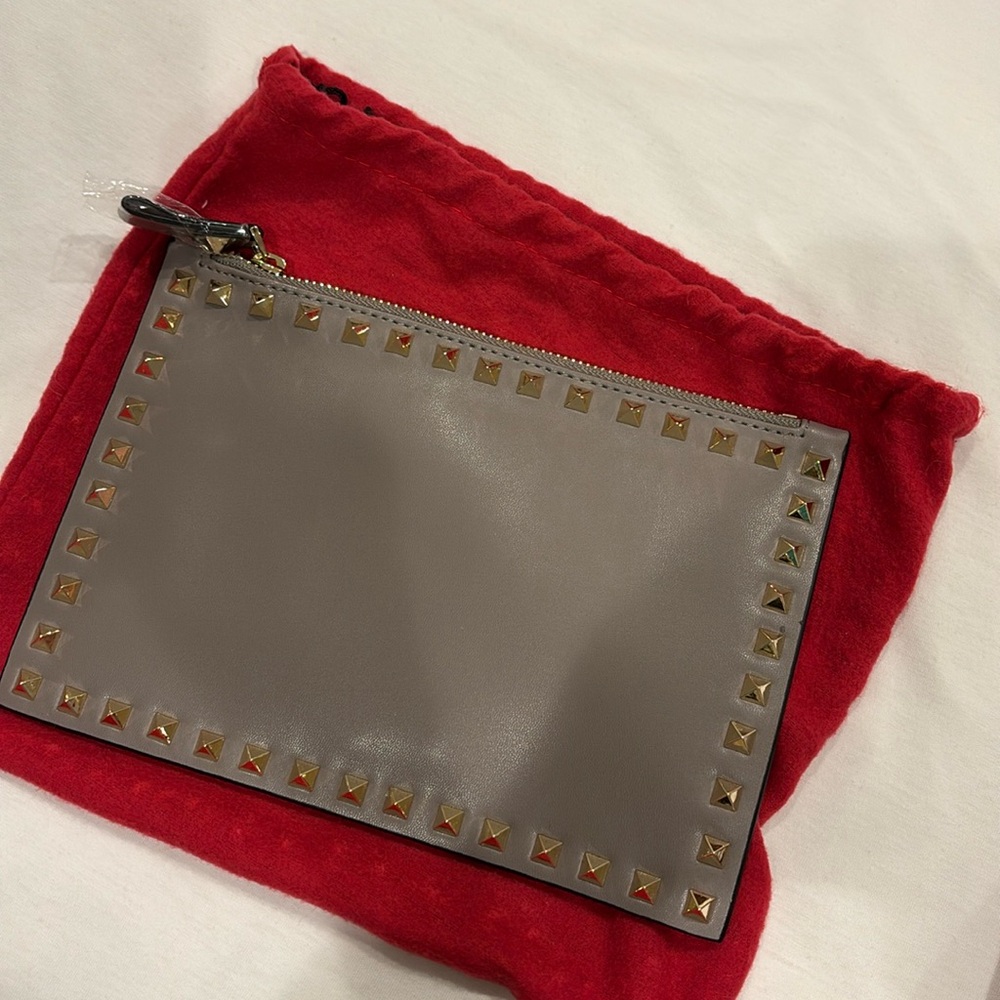 Valentino Garavani rockstud clutch